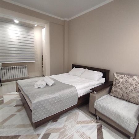 Уютная Квартира-Студия Жк Lotus Terrace Almaty Exterior foto